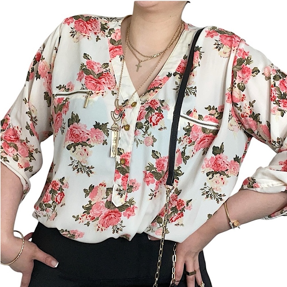 🦙 2X Women’s Cream Blouse Pink Red Roses